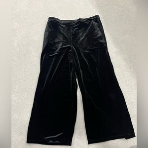 Abercrombie & Fitch suede cropped pants